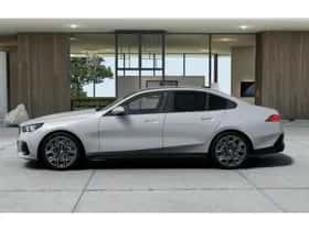 BMW i5 (2026) thumbnail 5