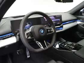 BMW i5 (2025) thumbnail 12