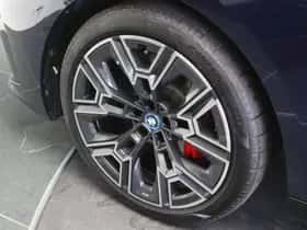 BMW i5 (2025) thumbnail 6