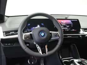 BMW iX2 (2025) thumbnail 24
