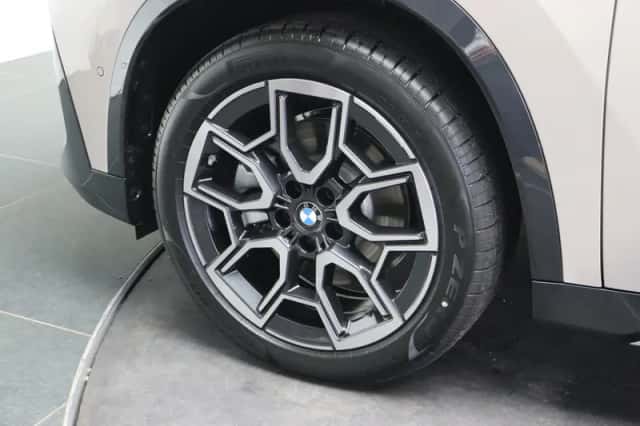 BMW iX1 (2026) thumbnail 6
