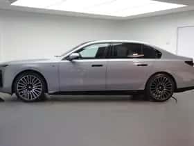 BMW i7 (2025) thumbnail 2