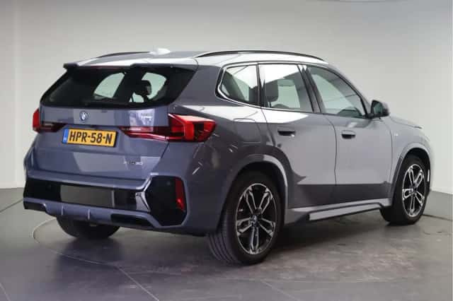 BMW iX1 (2025) thumbnail 3
