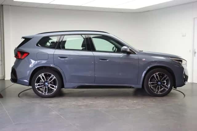 BMW iX1 (2025) thumbnail 5