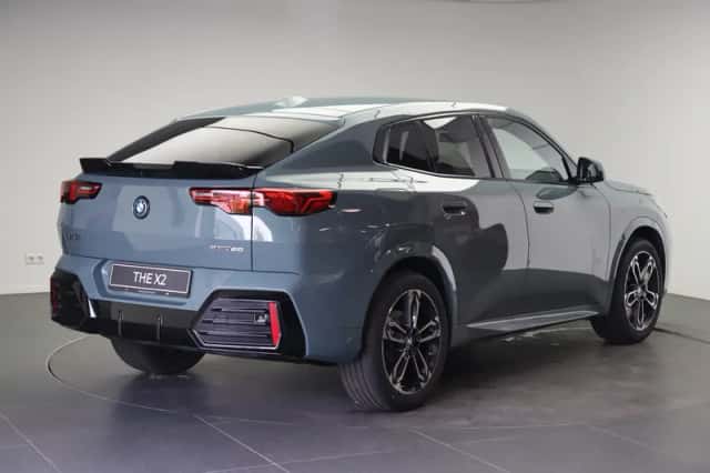 BMW iX2 (2026) thumbnail 4