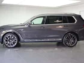 BMW X7 (2025) thumbnail 2