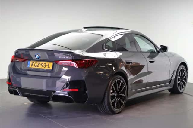 BMW i4 (2026) thumbnail 3
