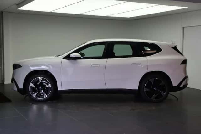 BMW iX3 (2026) thumbnail 3