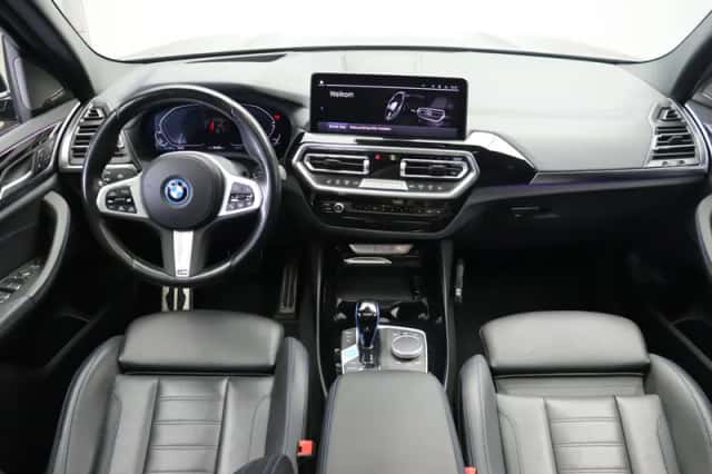 BMW iX3 (2023) thumbnail 4