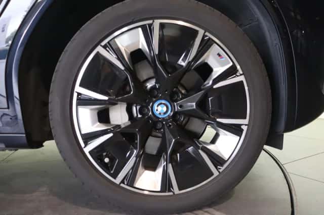 BMW iX3 (2023) thumbnail 5