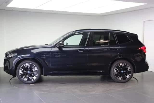 BMW iX3 (2023) thumbnail 6
