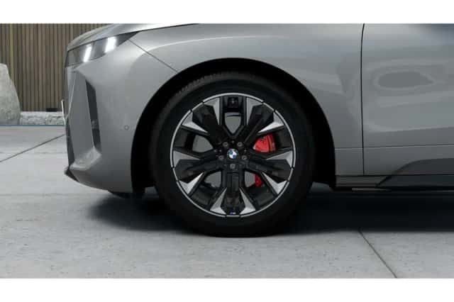 BMW iX (2026) thumbnail 6