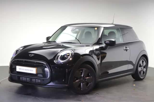 MINI Hatchback (2023) thumbnail 1