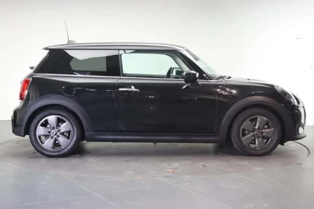 MINI Hatchback (2023) thumbnail 4