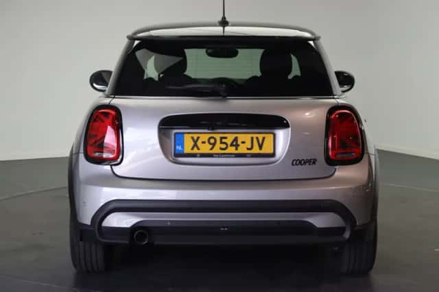 MINI Hatchback (2023) thumbnail 6