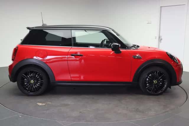 MINI Electric (2022) thumbnail 3