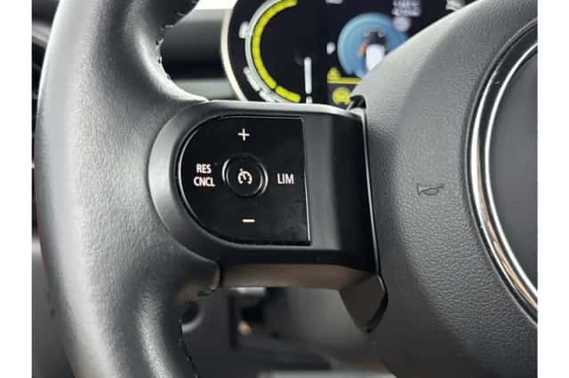 MINI Mini Electric (2022) thumbnail 6