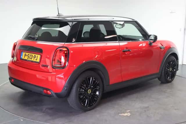 MINI Electric (2022) thumbnail 6