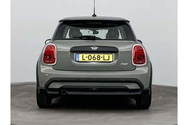 MINI Hatchback (2021) thumbnail 3