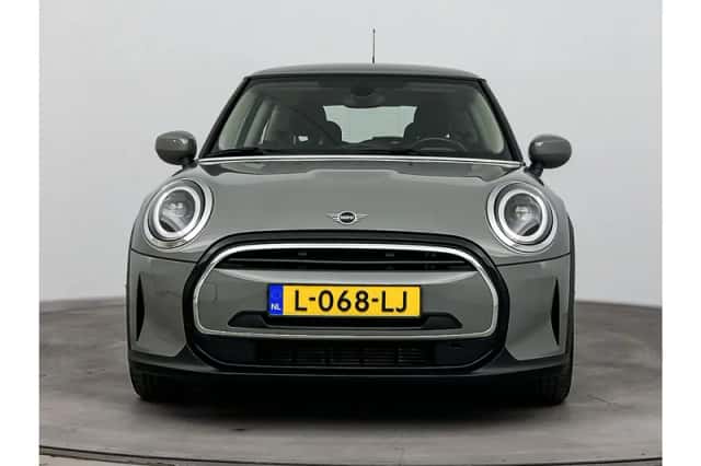 MINI Hatchback (2021) thumbnail 5