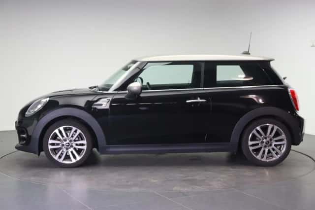 MINI Hatchback (2017) thumbnail 2