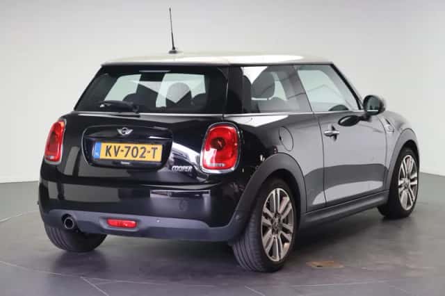 MINI Hatchback (2017) thumbnail 3