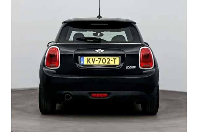 MINI Cooper (2017) thumbnail 3