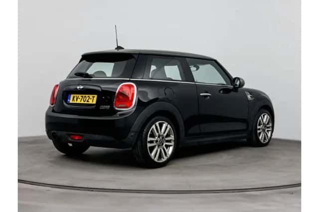 MINI Cooper (2017) thumbnail 4