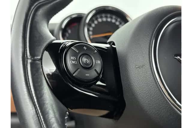 MINI Cooper (2017) thumbnail 6