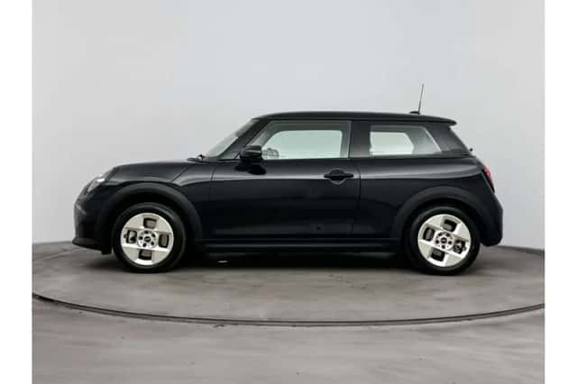 MINI Cooper (2025) thumbnail 2