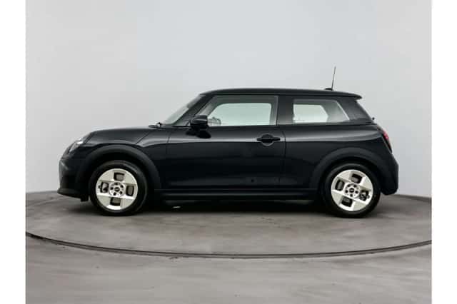 MINI Hatchback (2025) thumbnail 2
