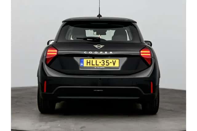 MINI Cooper (2025) thumbnail 3