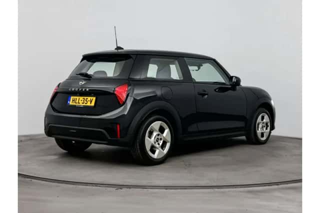 MINI Cooper (2025) thumbnail 4