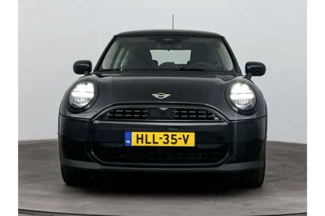 MINI Cooper (2025) thumbnail 5