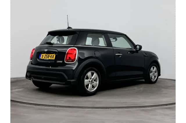 MINI Cooper (2023) thumbnail 4