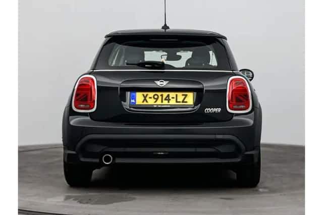 MINI Cooper (2024) thumbnail 3
