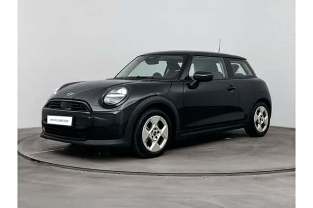MINI Cooper (2024) thumbnail 1