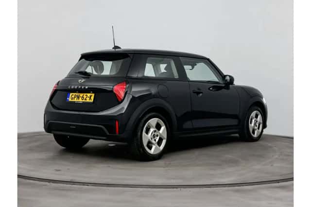 MINI Cooper (2024) thumbnail 4