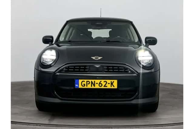 MINI Cooper (2024) thumbnail 5