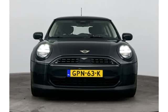 MINI Hatchback (2024) thumbnail 5