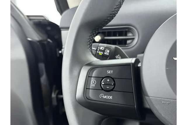 MINI Hatchback (2024) thumbnail 6