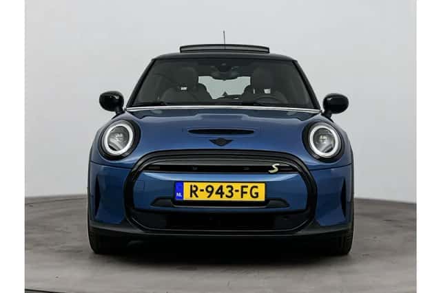 MINI Mini Electric (2022) thumbnail 3