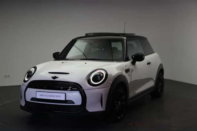 MINI Electric (2022) thumbnail 1