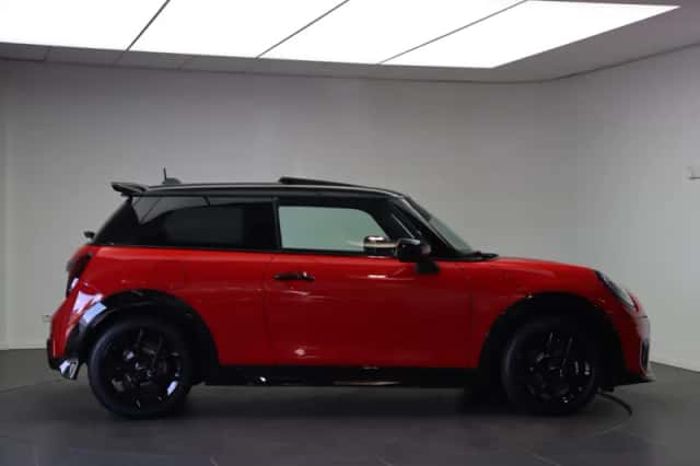 MINI Hatchback (2025) thumbnail 4