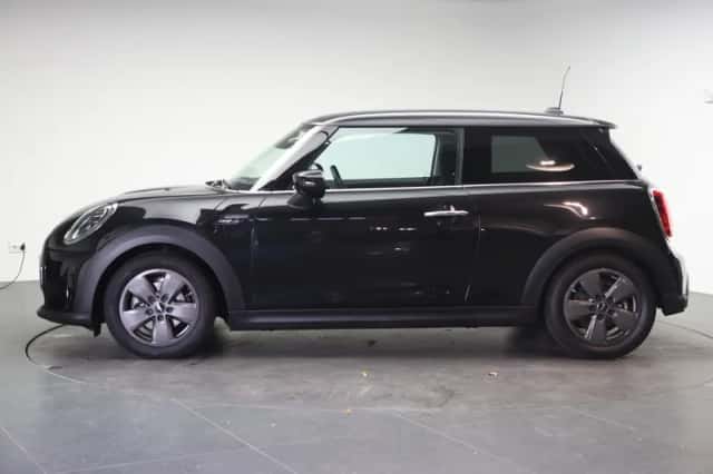 MINI Hatchback (2023) thumbnail 2