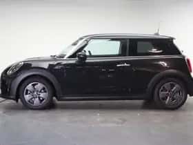 MINI Hatchback (2023) thumbnail 2