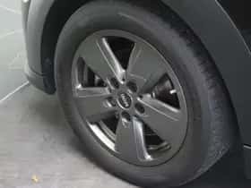 MINI Hatchback (2023) thumbnail 6