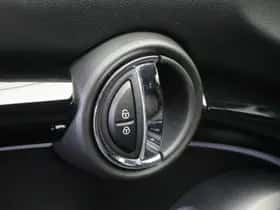 MINI Hatchback (2023) thumbnail 8