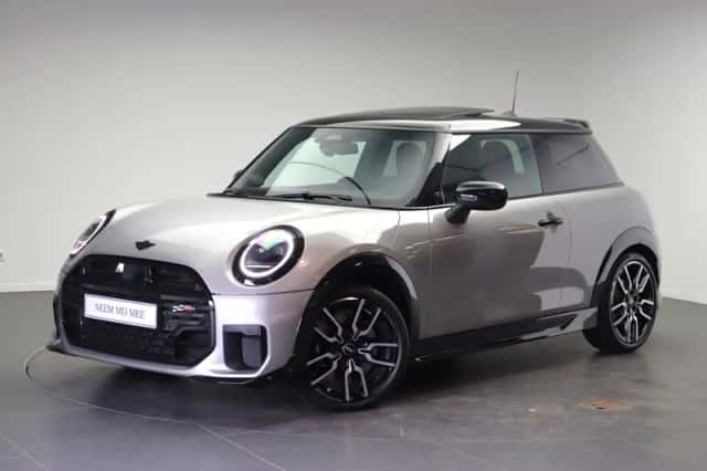 MINI Hatchback (2026) thumbnail 1
