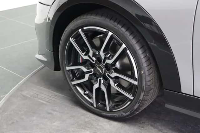 MINI Hatchback (2026) thumbnail 6